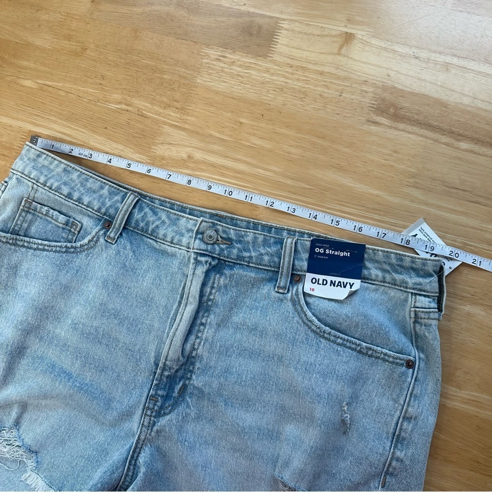 Old Navy Womens High Rise O.G. Straight Distressed Jean Shorts Sz 18 Stretch NWT - Picture 3 of 8